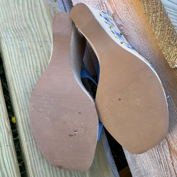 Lia Line 4-1/4" Embroidered Wedge Heel Sandals - Picture 5 of 5